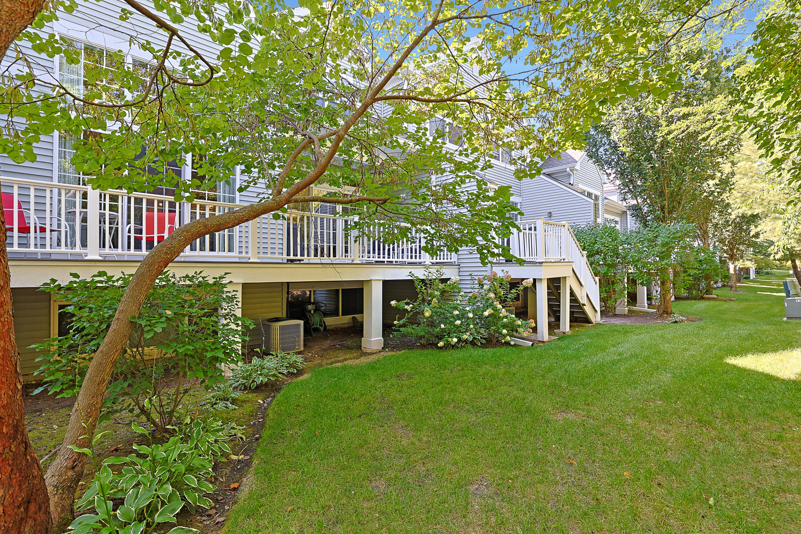 1053 Hummingbird Way, Bartlett, IL 60103