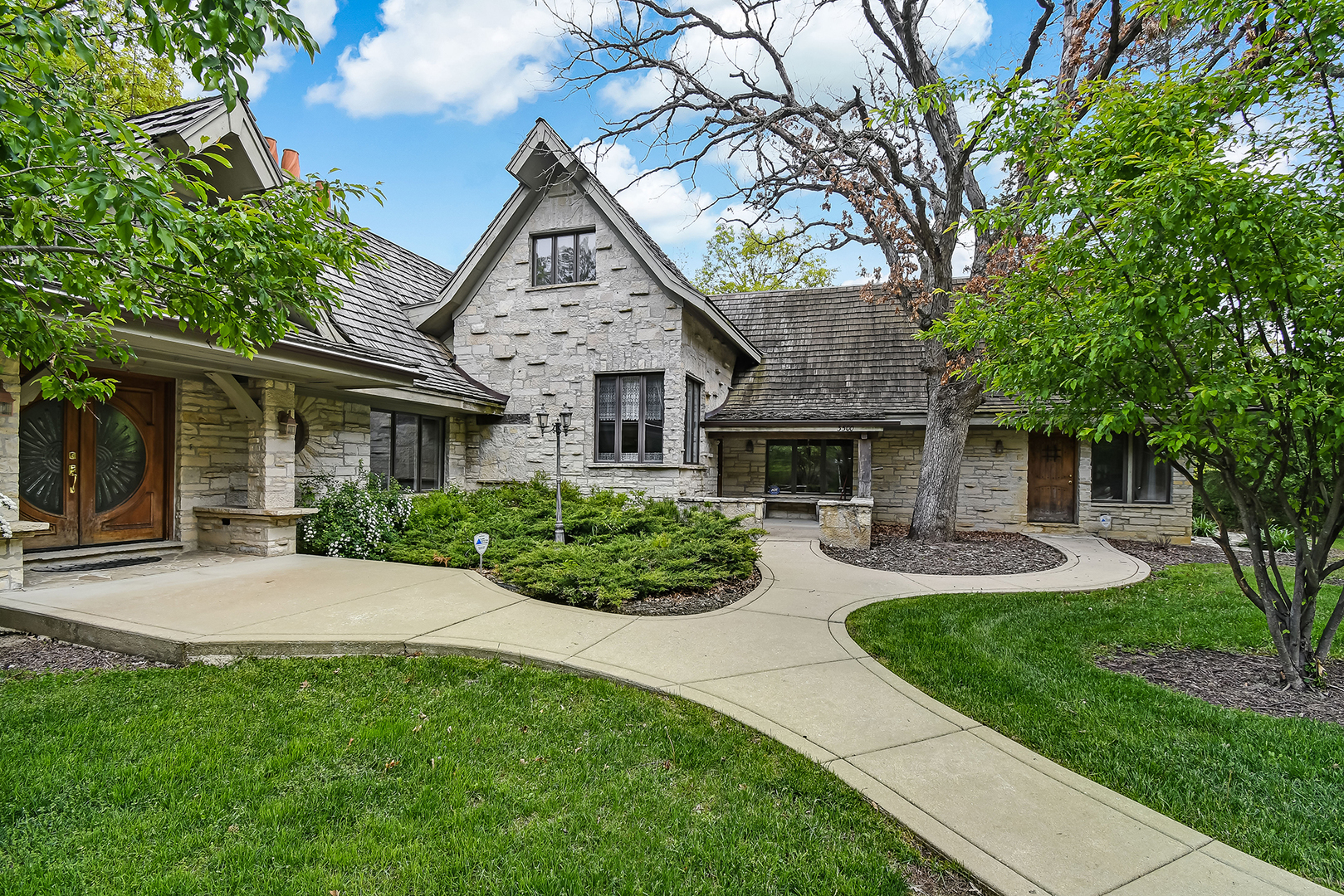 3500 Spring Road, Oak Brook, IL 60523