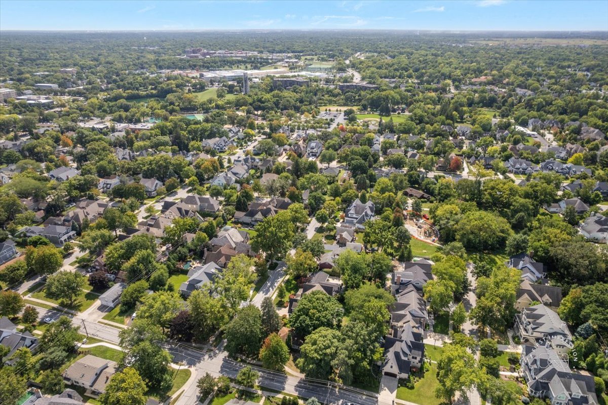 710 W Benton Avenue, Naperville, IL 60540