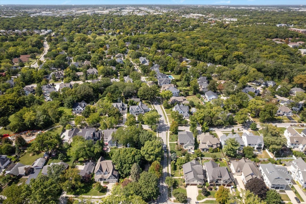 710 W Benton Avenue, Naperville, IL 60540