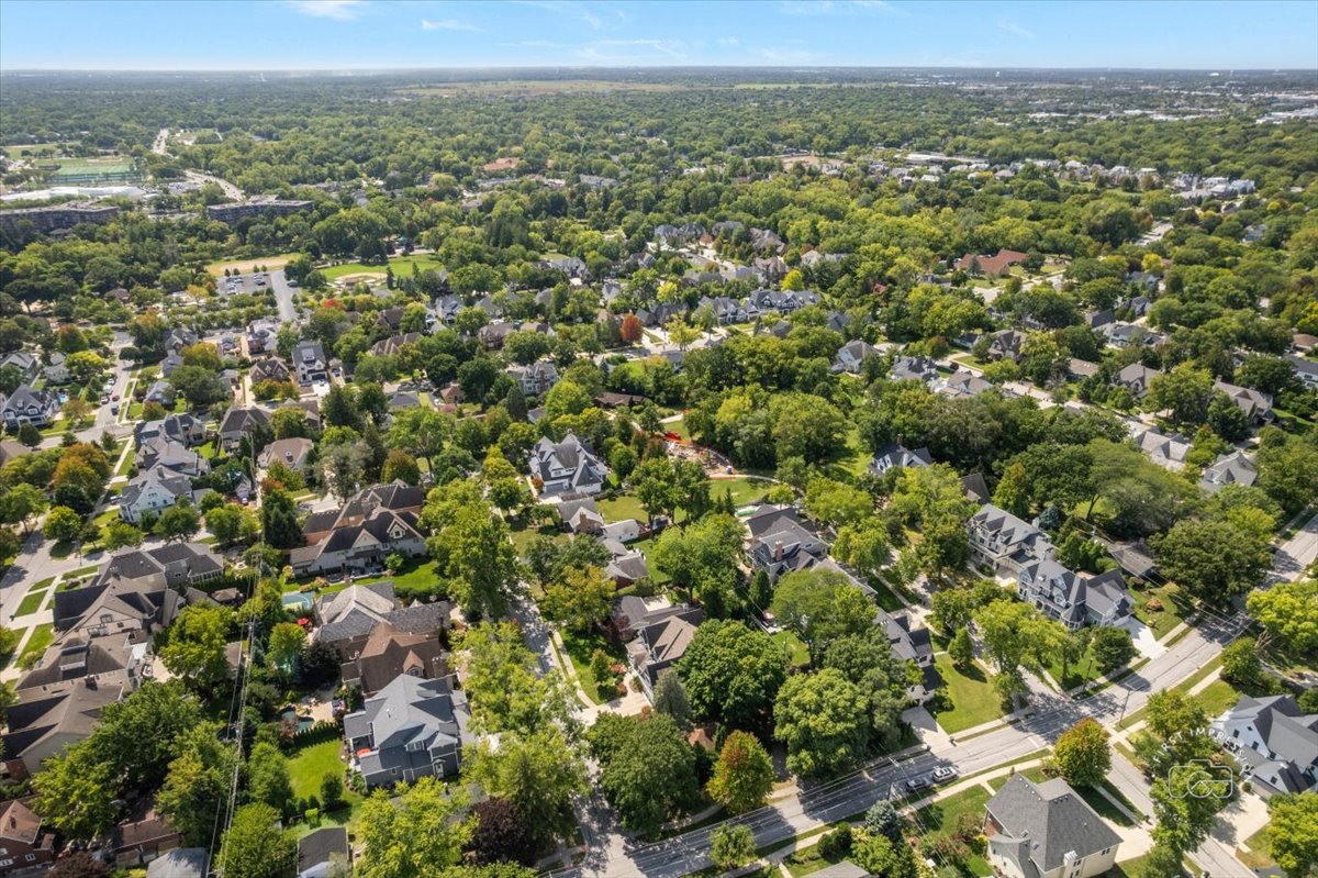 710 W Benton Avenue, Naperville, IL 60540