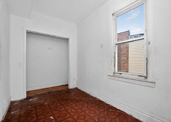 4355 W Thomas Street, Chicago, IL 60651