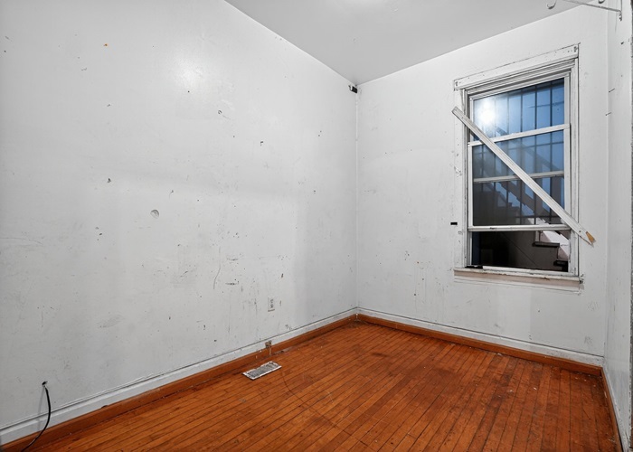 4355 W Thomas Street, Chicago, IL 60651