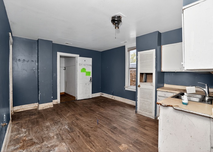 4355 W Thomas Street, Chicago, IL 60651