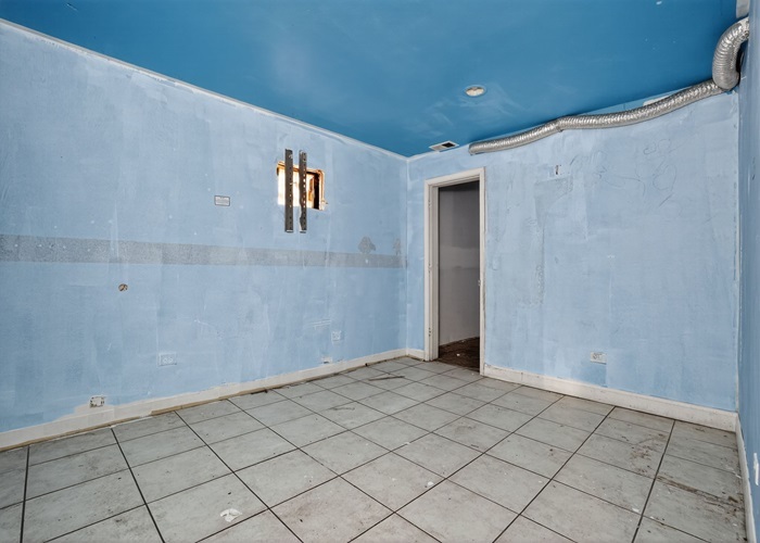 4355 W Thomas Street, Chicago, IL 60651