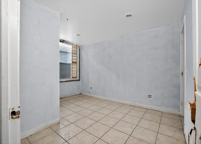 4355 W Thomas Street, Chicago, IL 60651