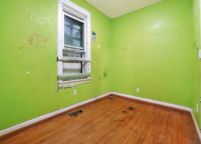 4355 W Thomas Street, Chicago, IL 60651