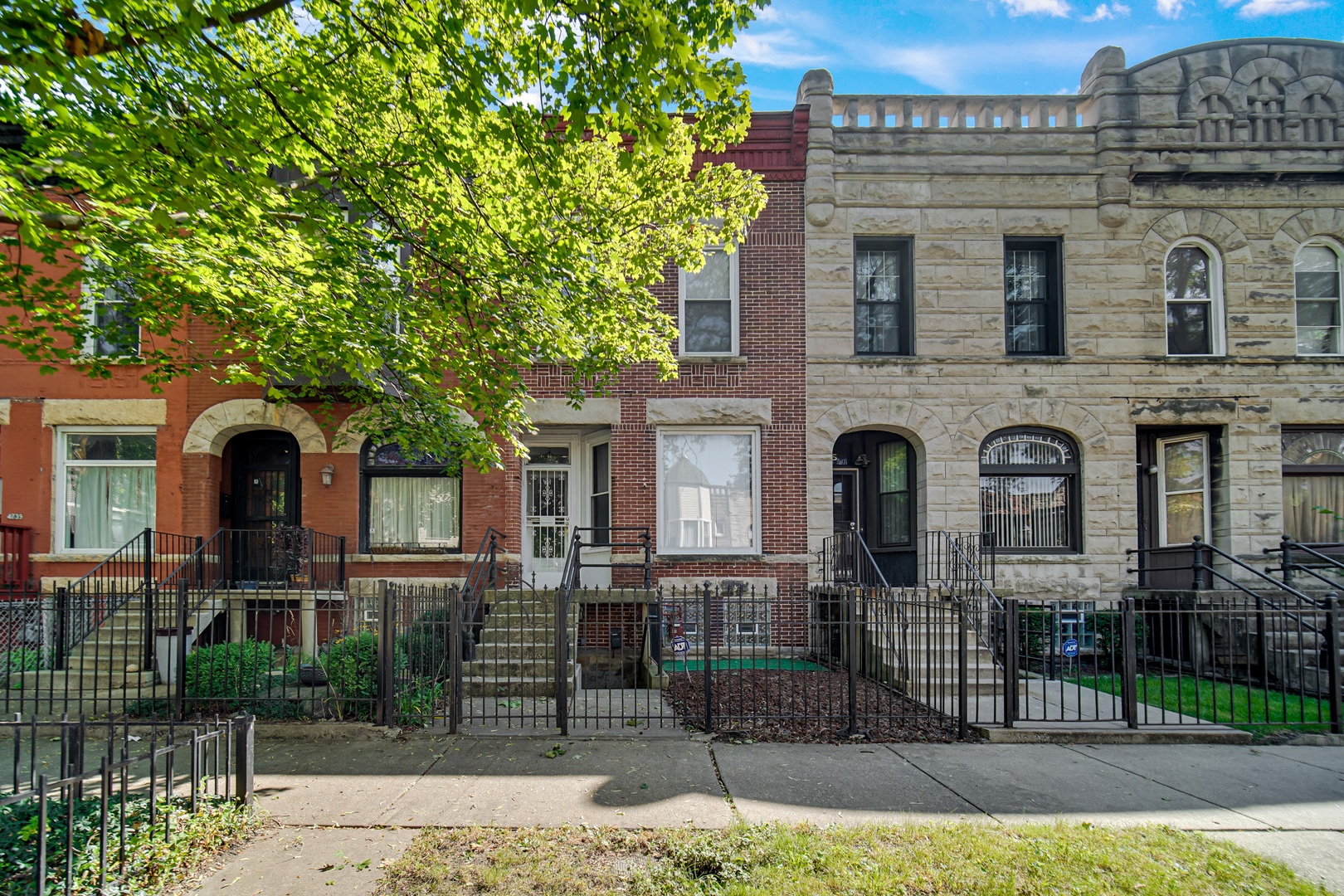 4743 S Champlain Avenue, Chicago, IL 60615
