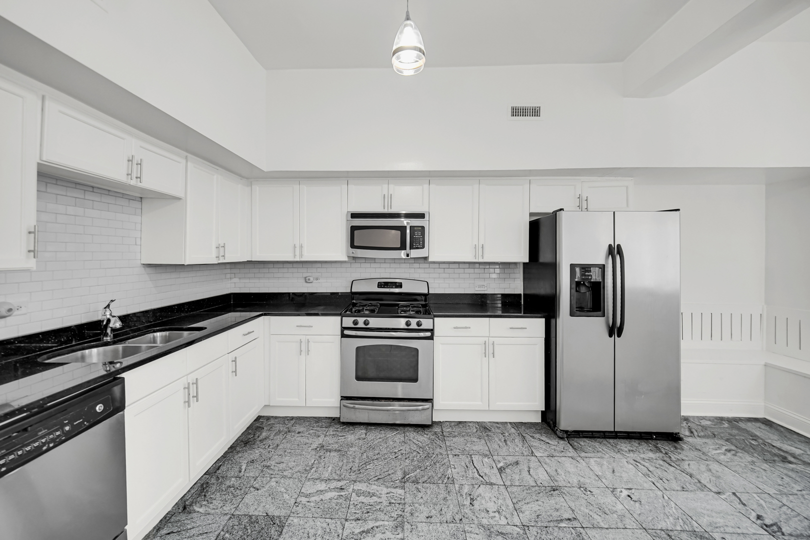 4743 S Champlain Avenue, Chicago, IL 60615