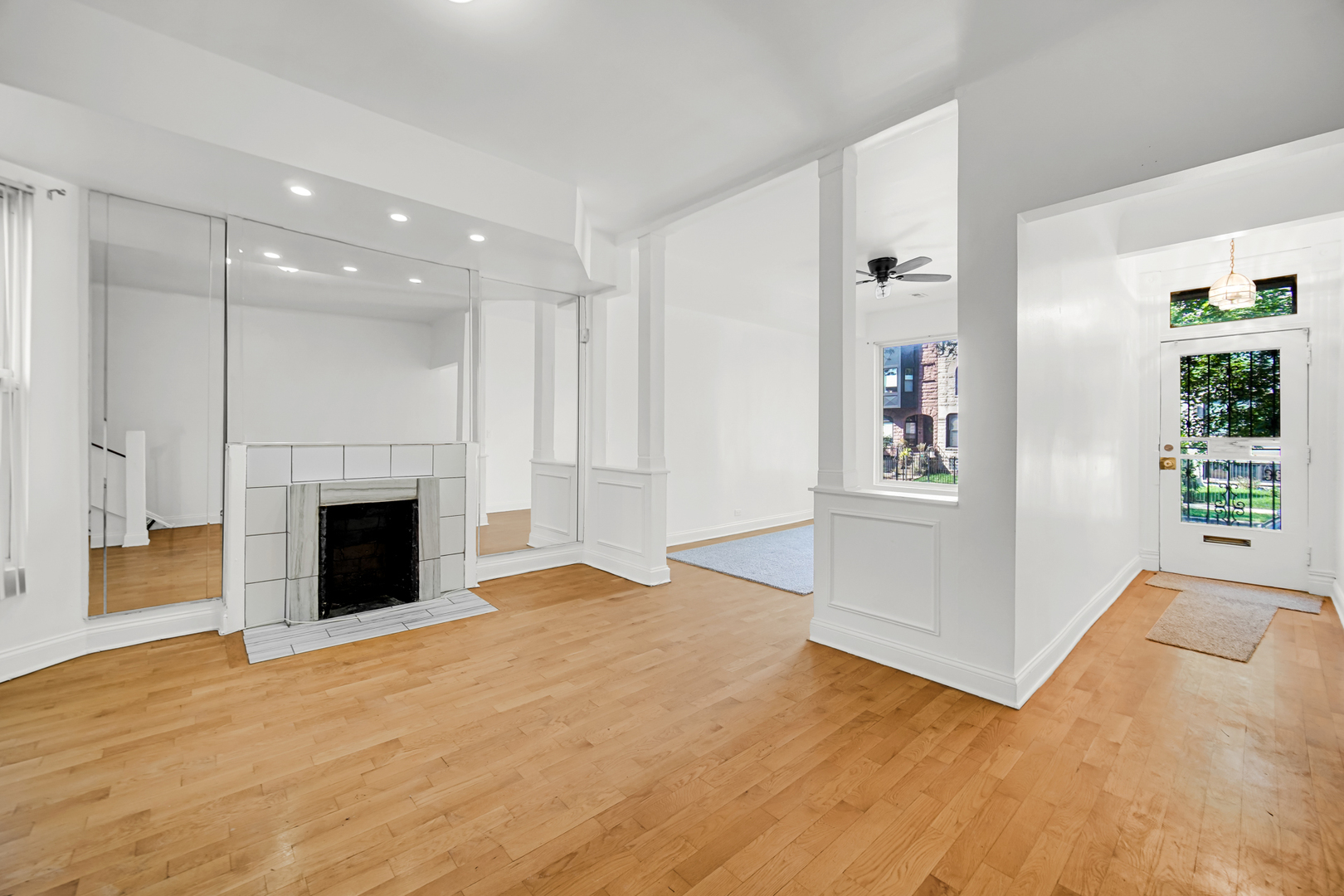 4743 S Champlain Avenue, Chicago, IL 60615
