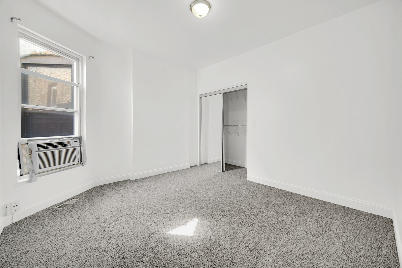 4743 S Champlain Avenue, Chicago, IL 60615