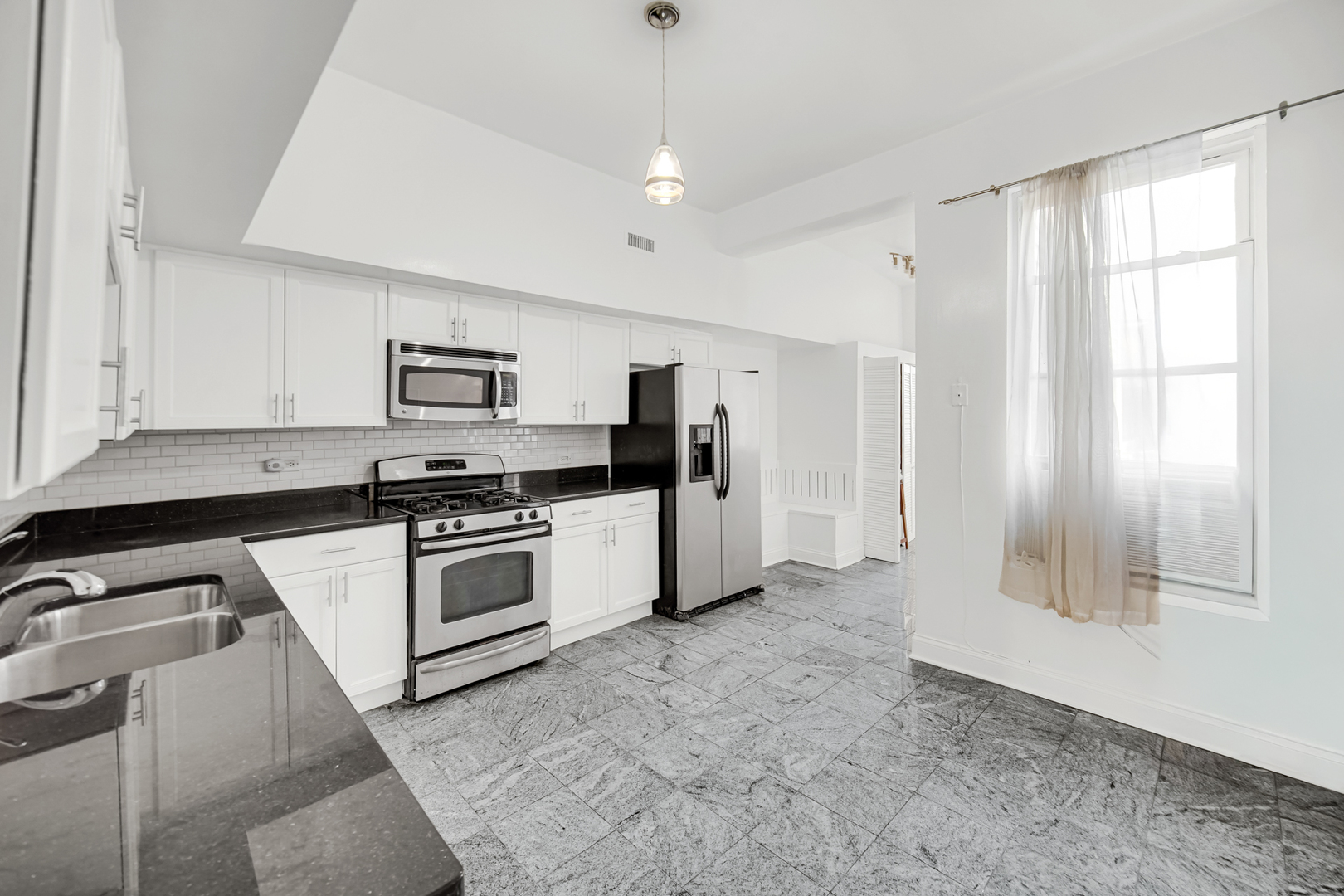 4743 S Champlain Avenue, Chicago, IL 60615
