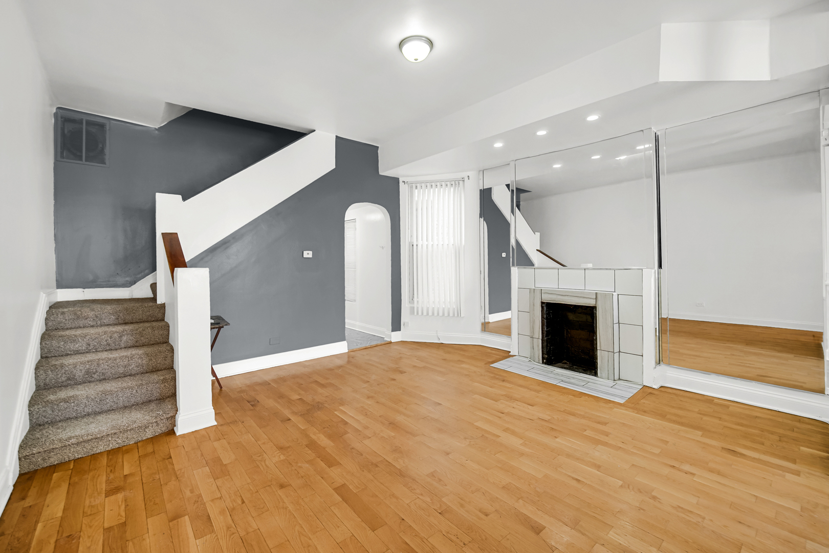 4743 S Champlain Avenue, Chicago, IL 60615
