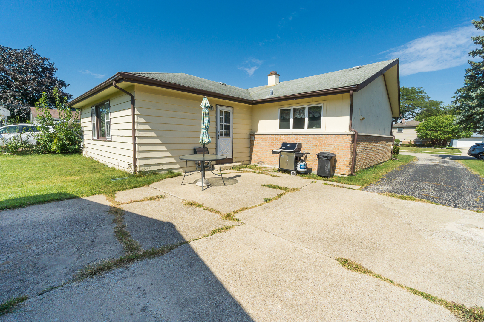 427 W Moreland Avenue, Addison, IL 60101