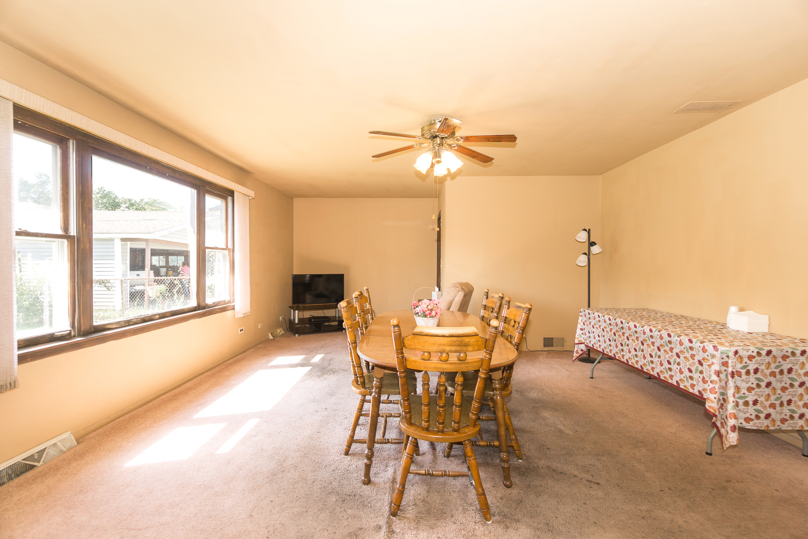 427 W Moreland Avenue, Addison, IL 60101