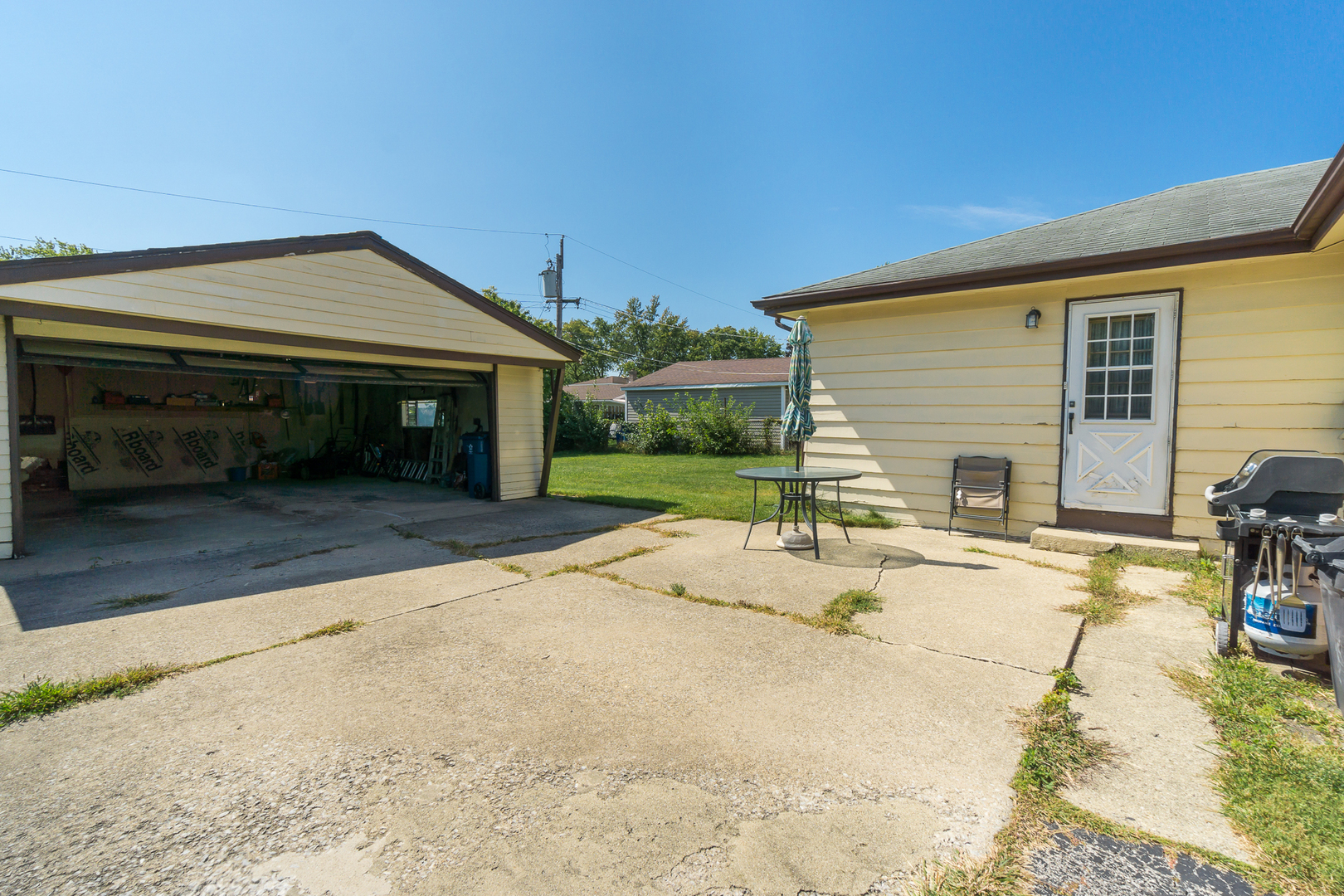 427 W Moreland Avenue, Addison, IL 60101
