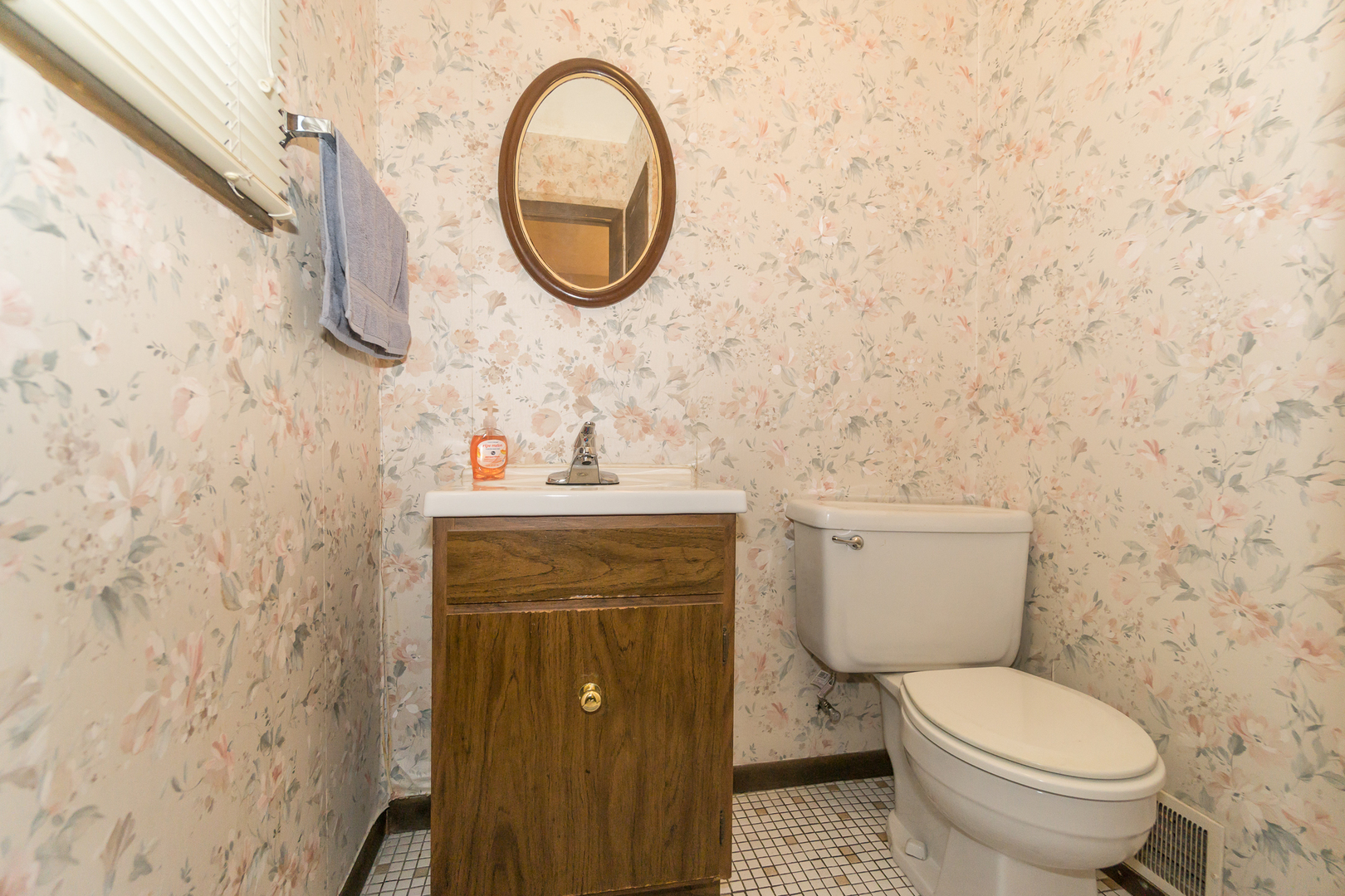 427 W Moreland Avenue, Addison, IL 60101