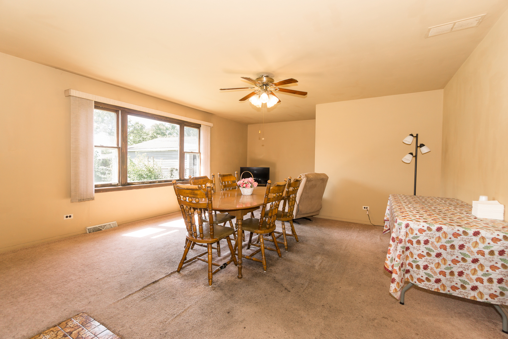 427 W Moreland Avenue, Addison, IL 60101