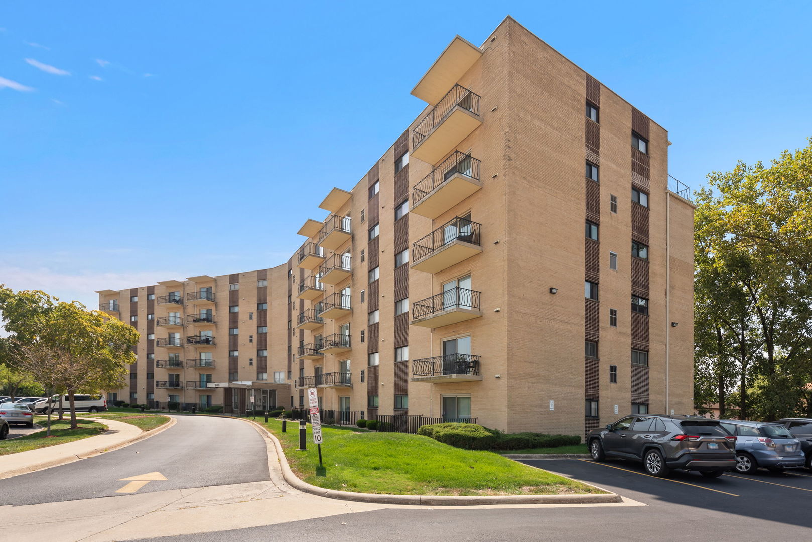 18400 Cherry Creek Drive #109, Homewood, IL 60430