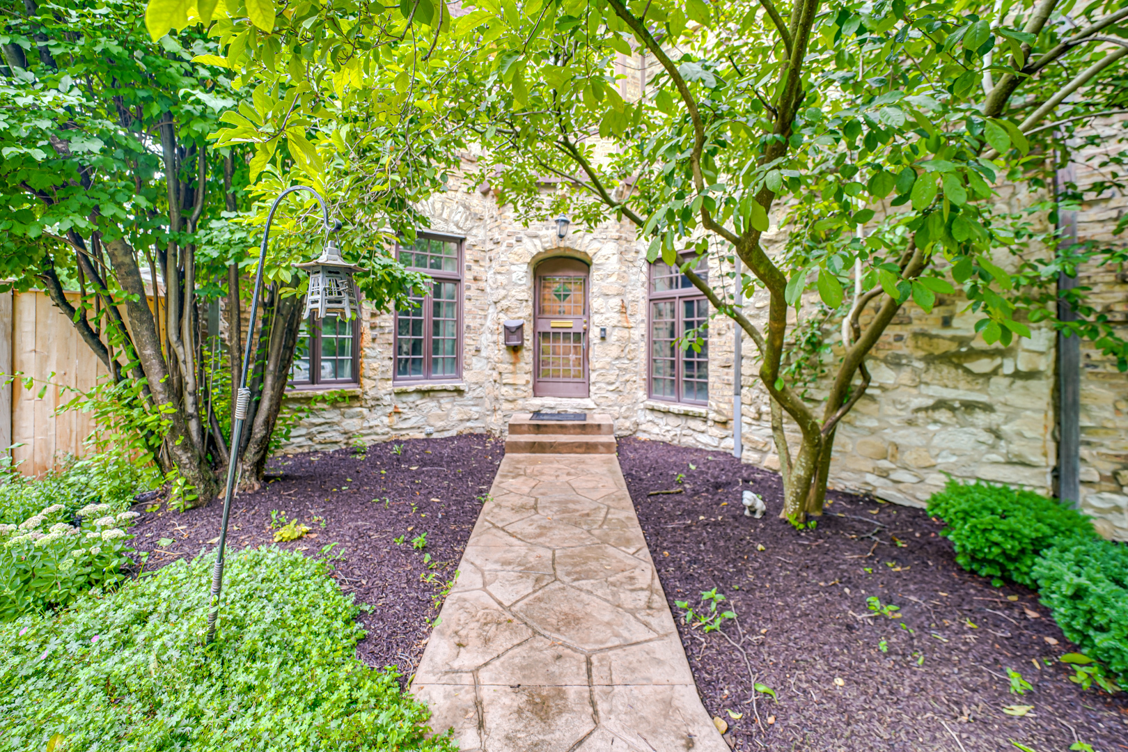 2014 W Hopkins Place, Chicago, IL 60643