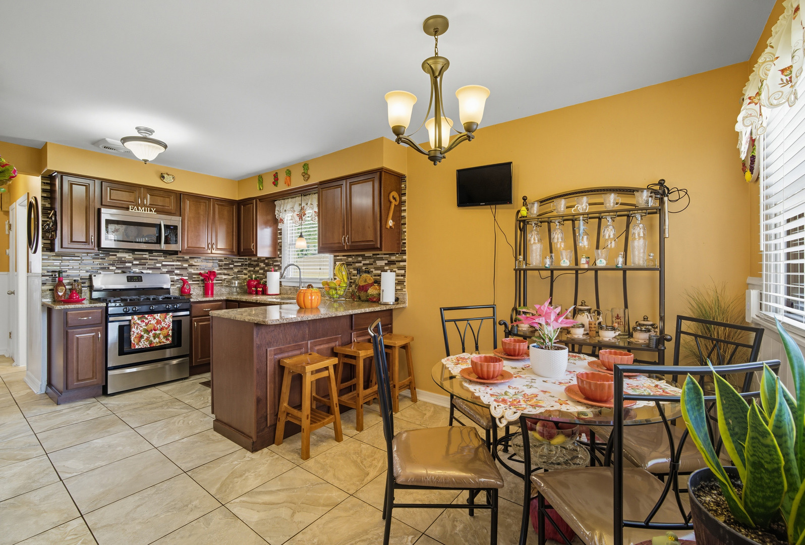 816 Augusta Street, Maywood, IL 60153