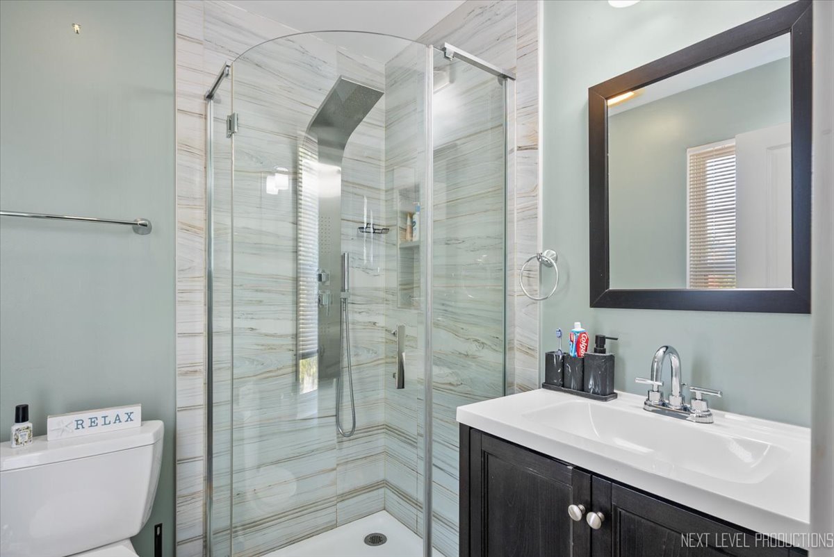126 Pinehurst Drive, Mundelein, IL 60060
