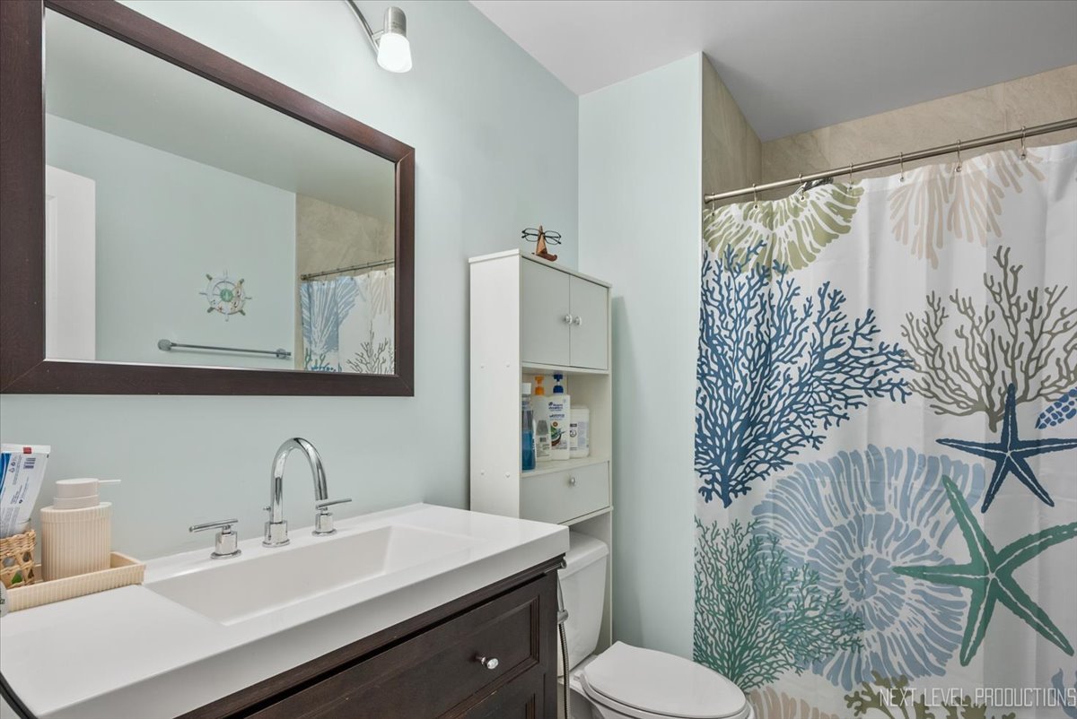 126 Pinehurst Drive, Mundelein, IL 60060