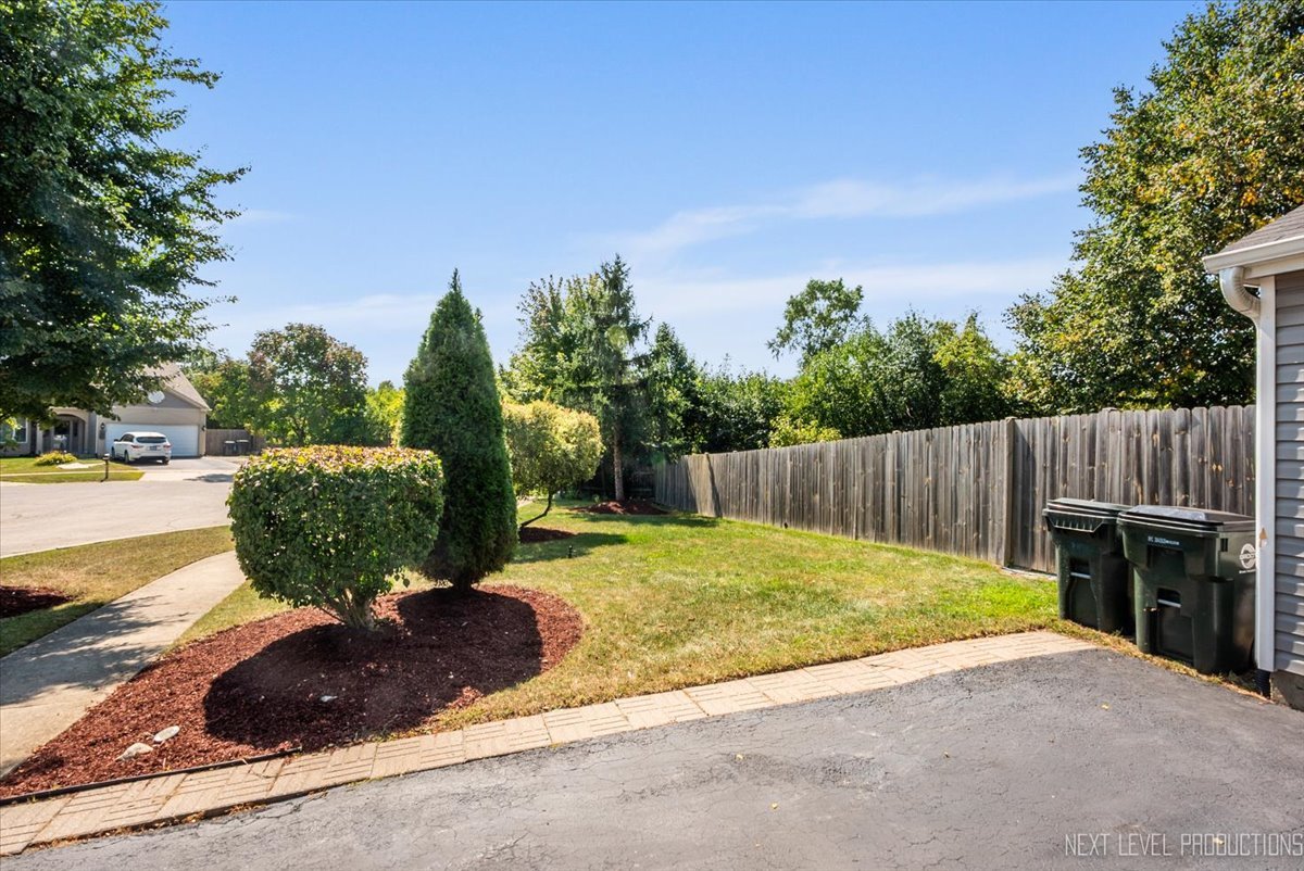 126 Pinehurst Drive, Mundelein, IL 60060