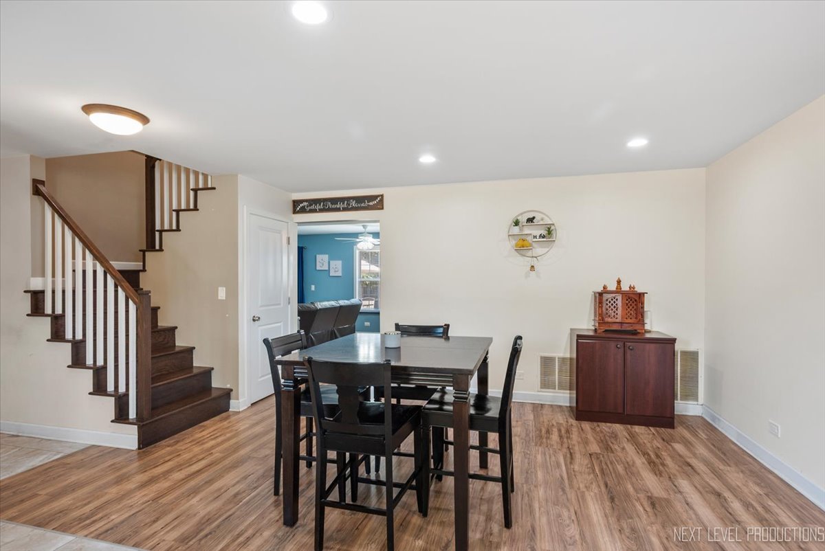126 Pinehurst Drive, Mundelein, IL 60060