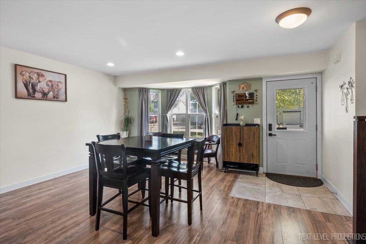 126 Pinehurst Drive, Mundelein, IL 60060
