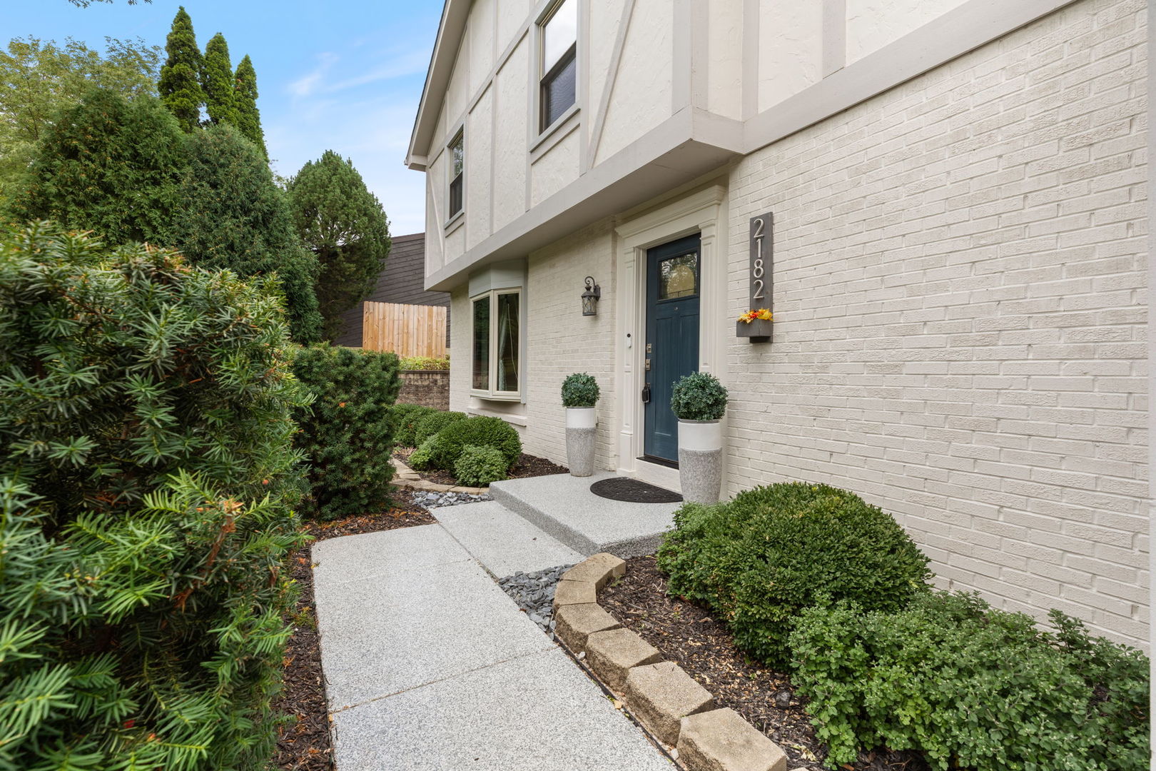 2182 Carriage Hill Road, Lisle, IL 60532