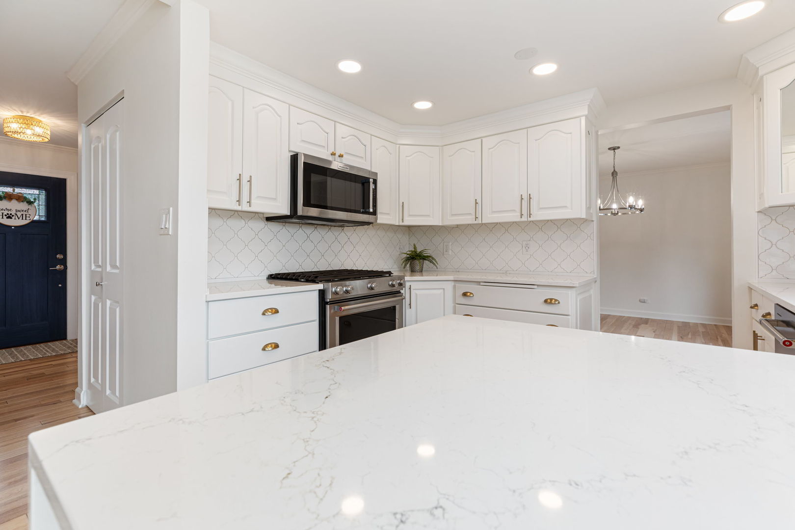 2182 Carriage Hill Road, Lisle, IL 60532