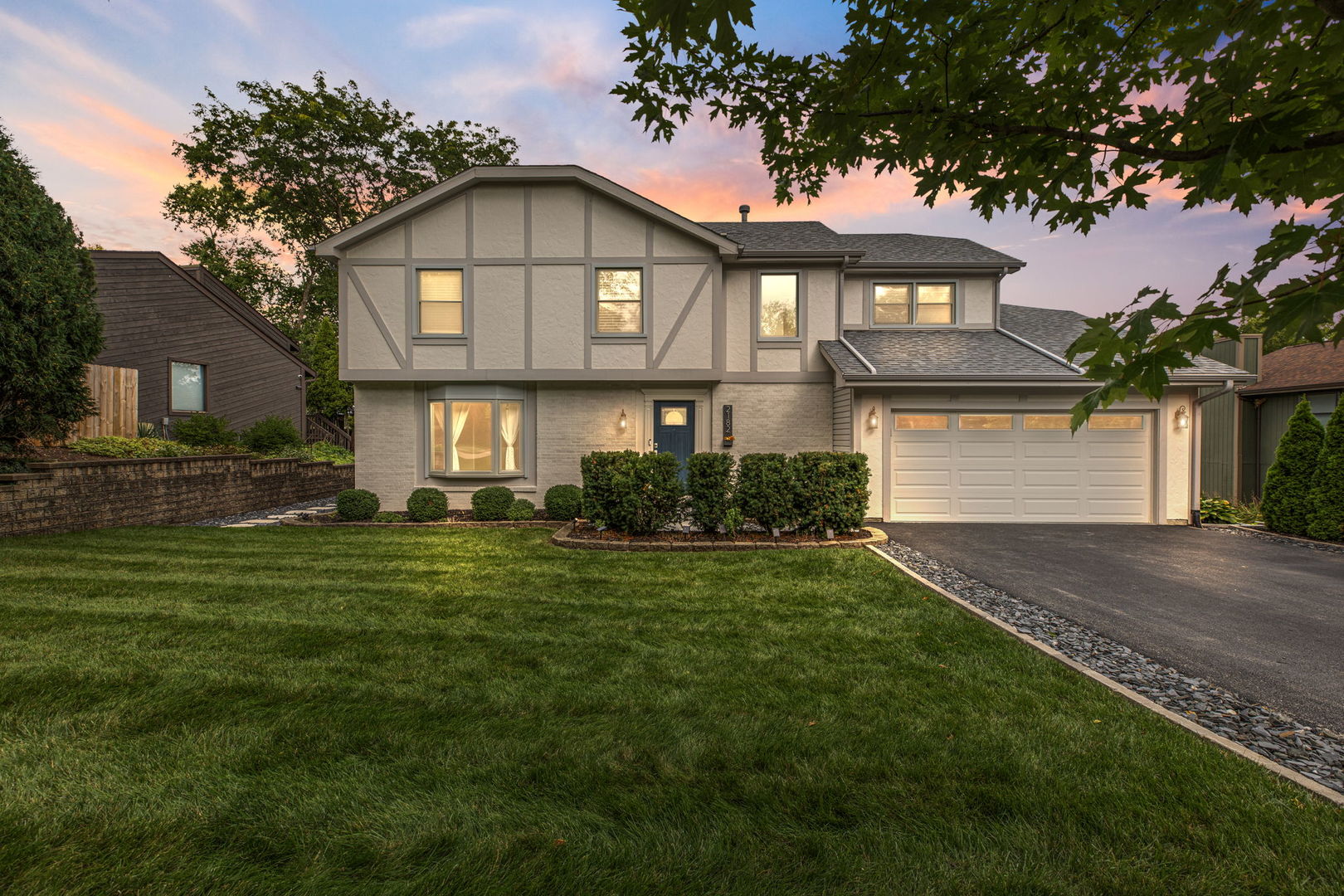 2182 Carriage Hill Road, Lisle, IL 60532