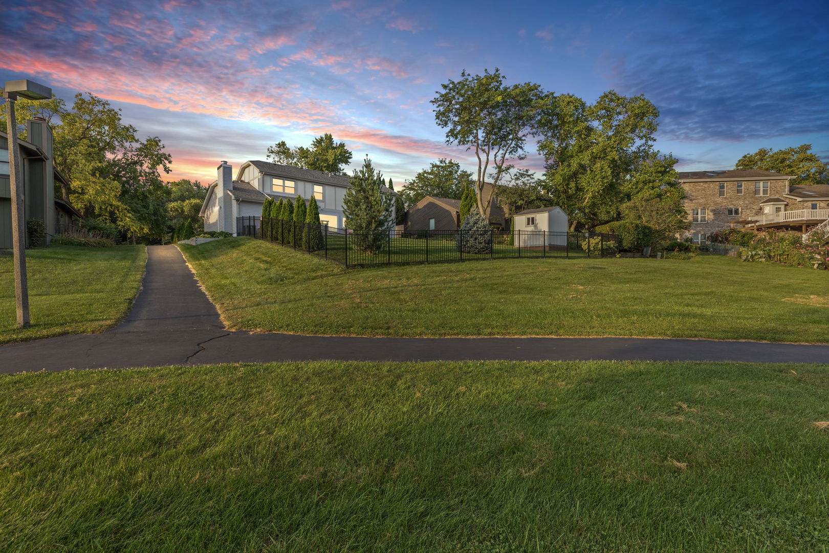 2182 Carriage Hill Road, Lisle, IL 60532