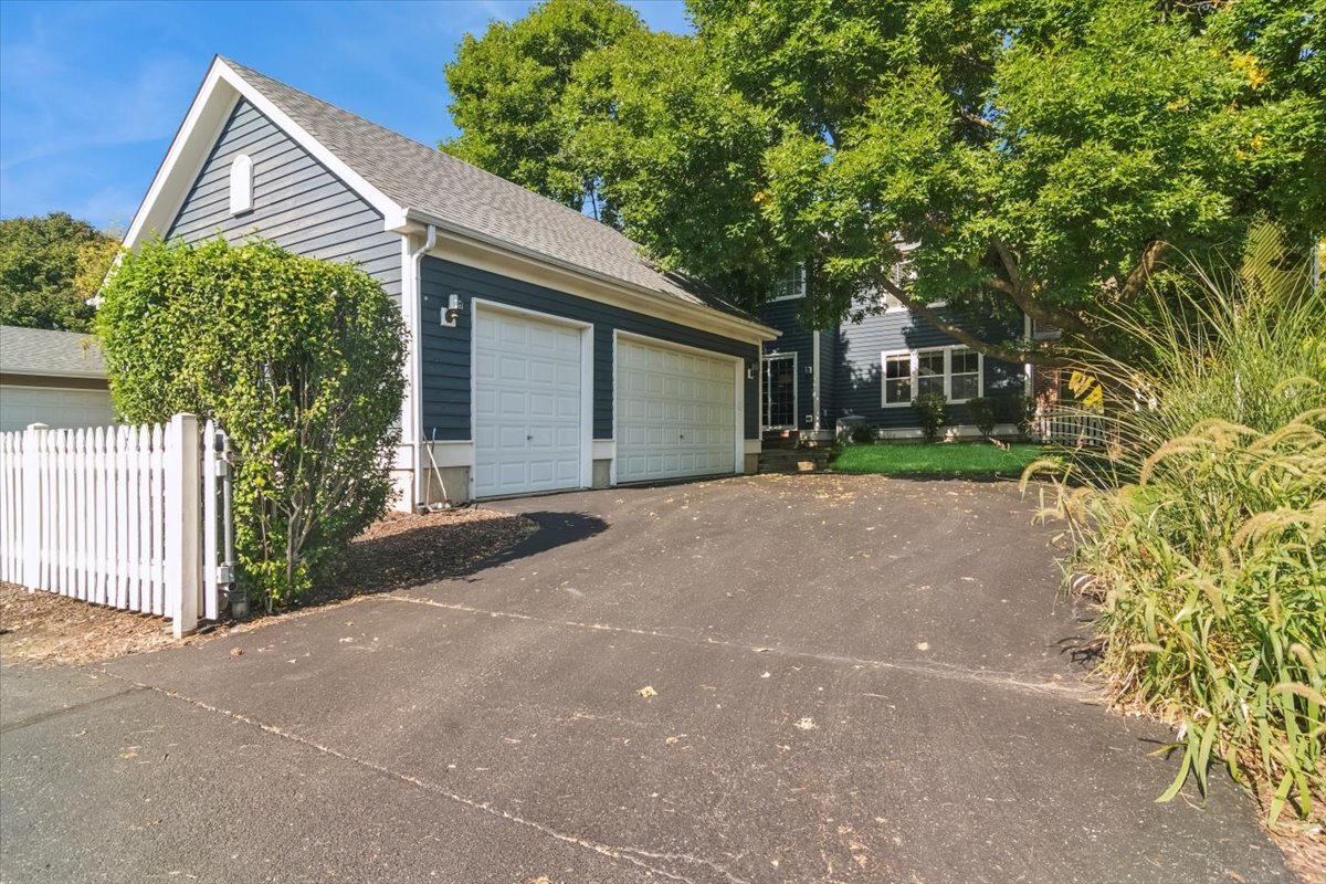 339 Lasalle Street, Vernon Hills, IL 60061