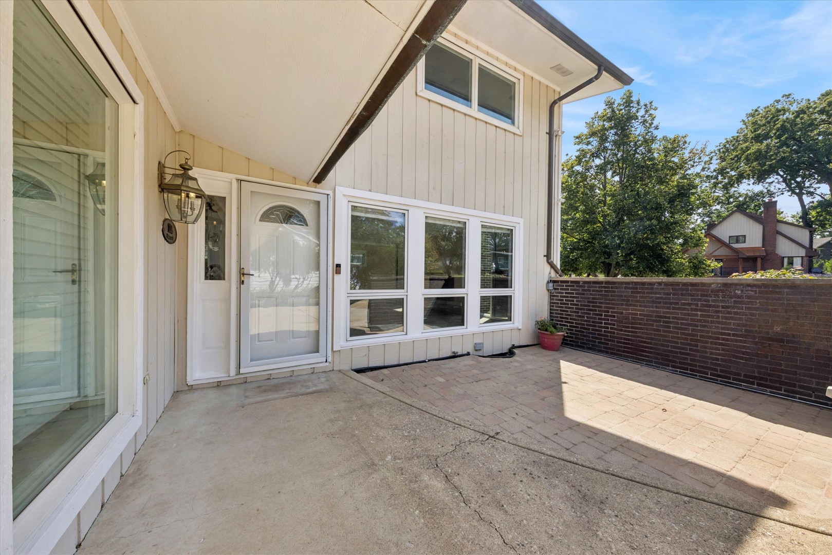 1136 Barneswood Drive, Downers Grove, IL 60515