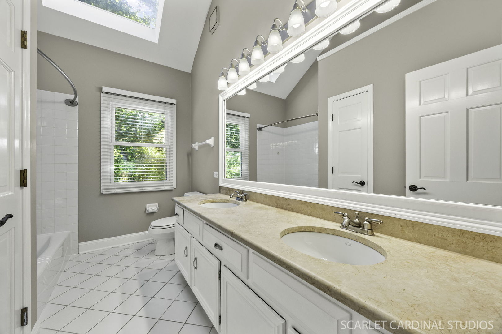 44 Marywood Trail, Wheaton, IL 60189