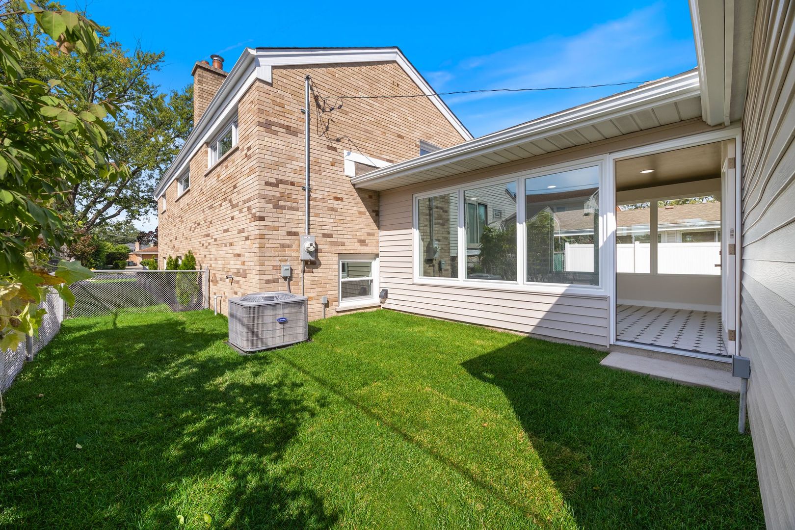 1025 N KNIGHT Avenue, Park Ridge, IL 60068