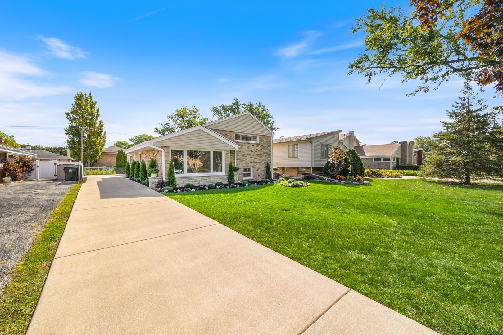1025 N KNIGHT Avenue, Park Ridge, IL 60068