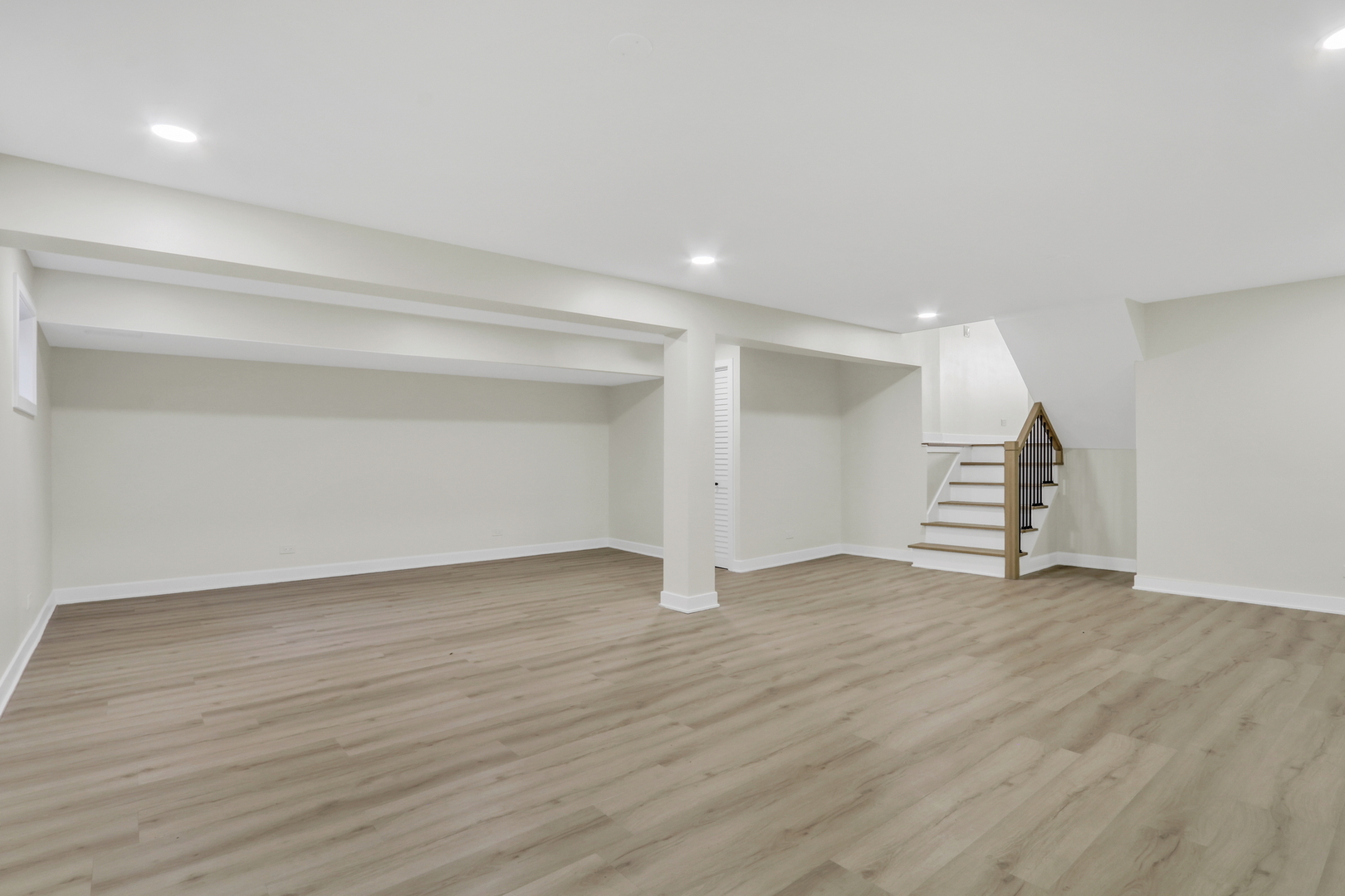 816 Juneway Avenue, Deerfield, IL 60015