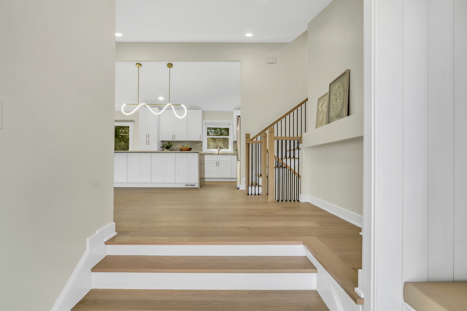 816 Juneway Avenue, Deerfield, IL 60015