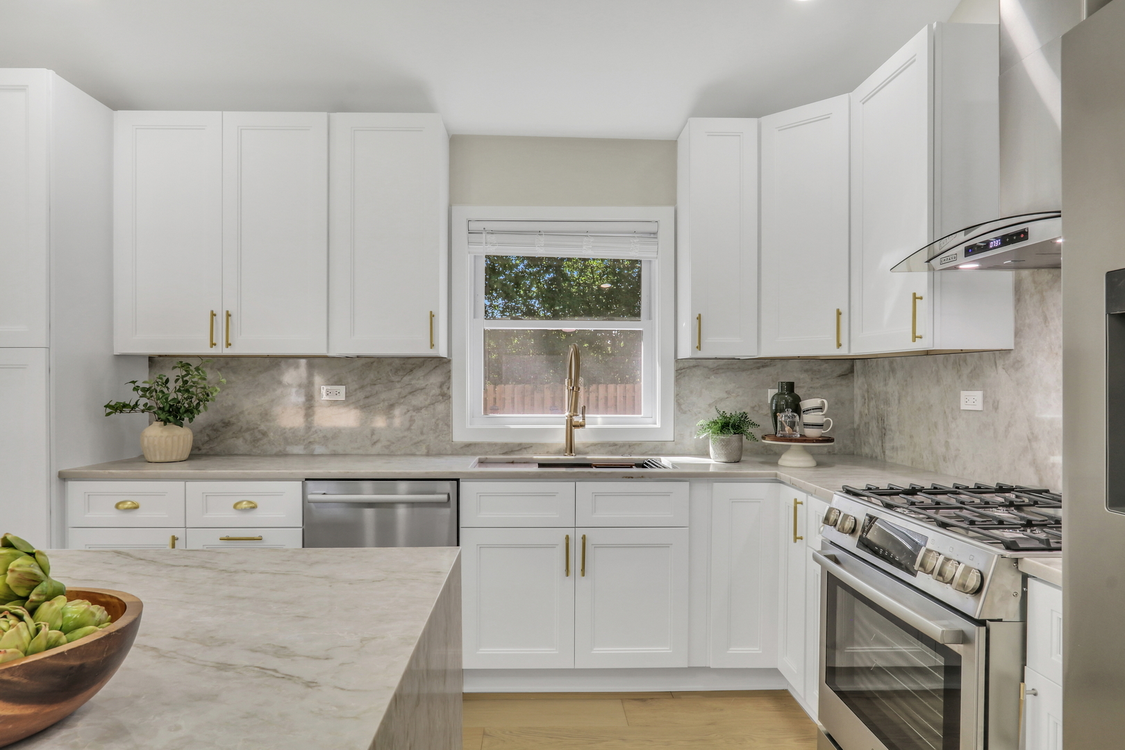 816 Juneway Avenue, Deerfield, IL 60015