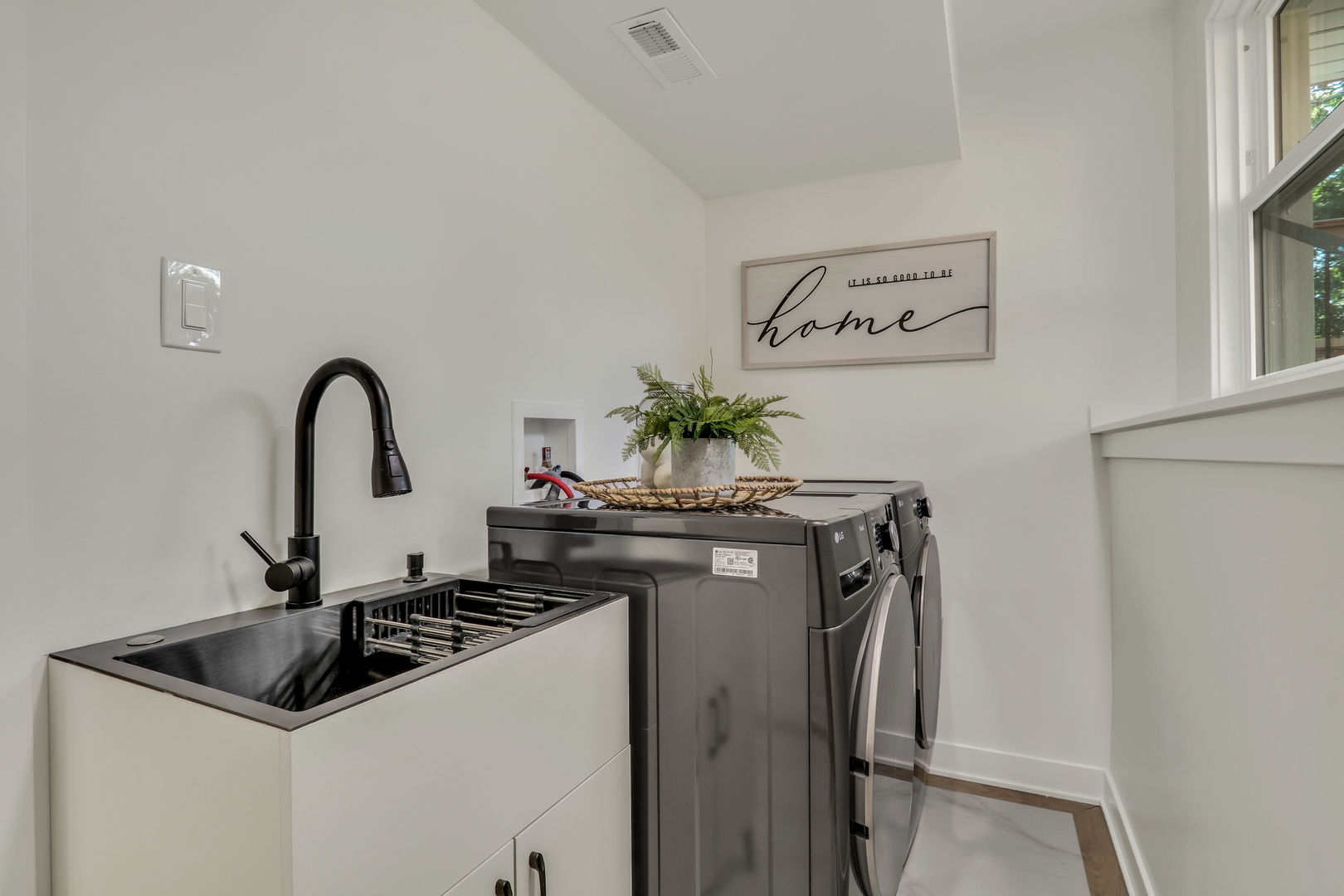 816 Juneway Avenue, Deerfield, IL 60015