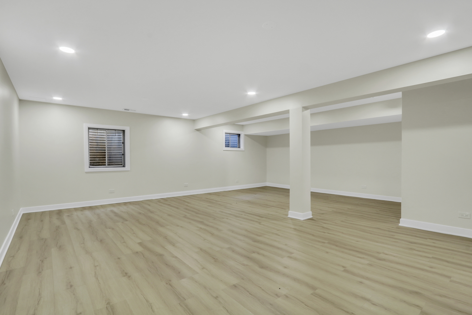 816 Juneway Avenue, Deerfield, IL 60015