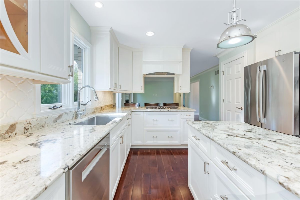 71 Flint Drive, Barrington, IL 60010