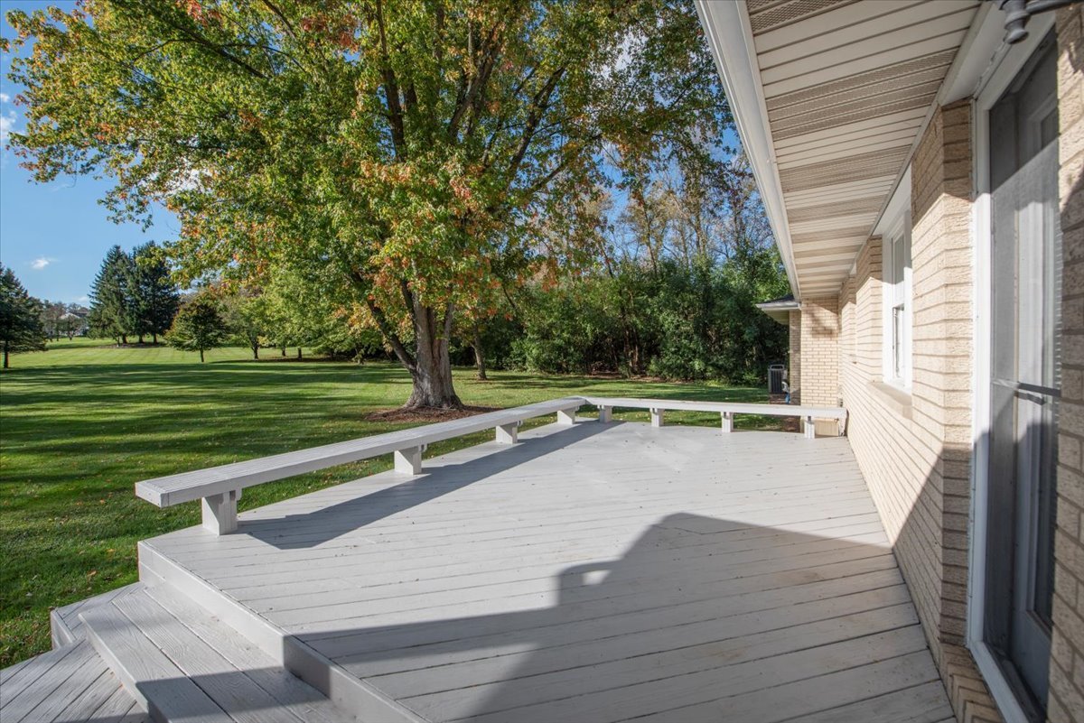 71 Flint Drive, Barrington, IL 60010