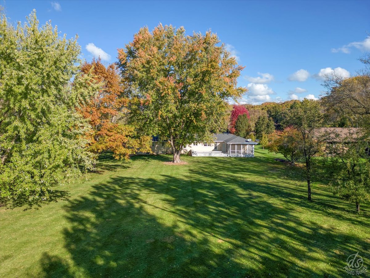 71 Flint Drive, Barrington, IL 60010