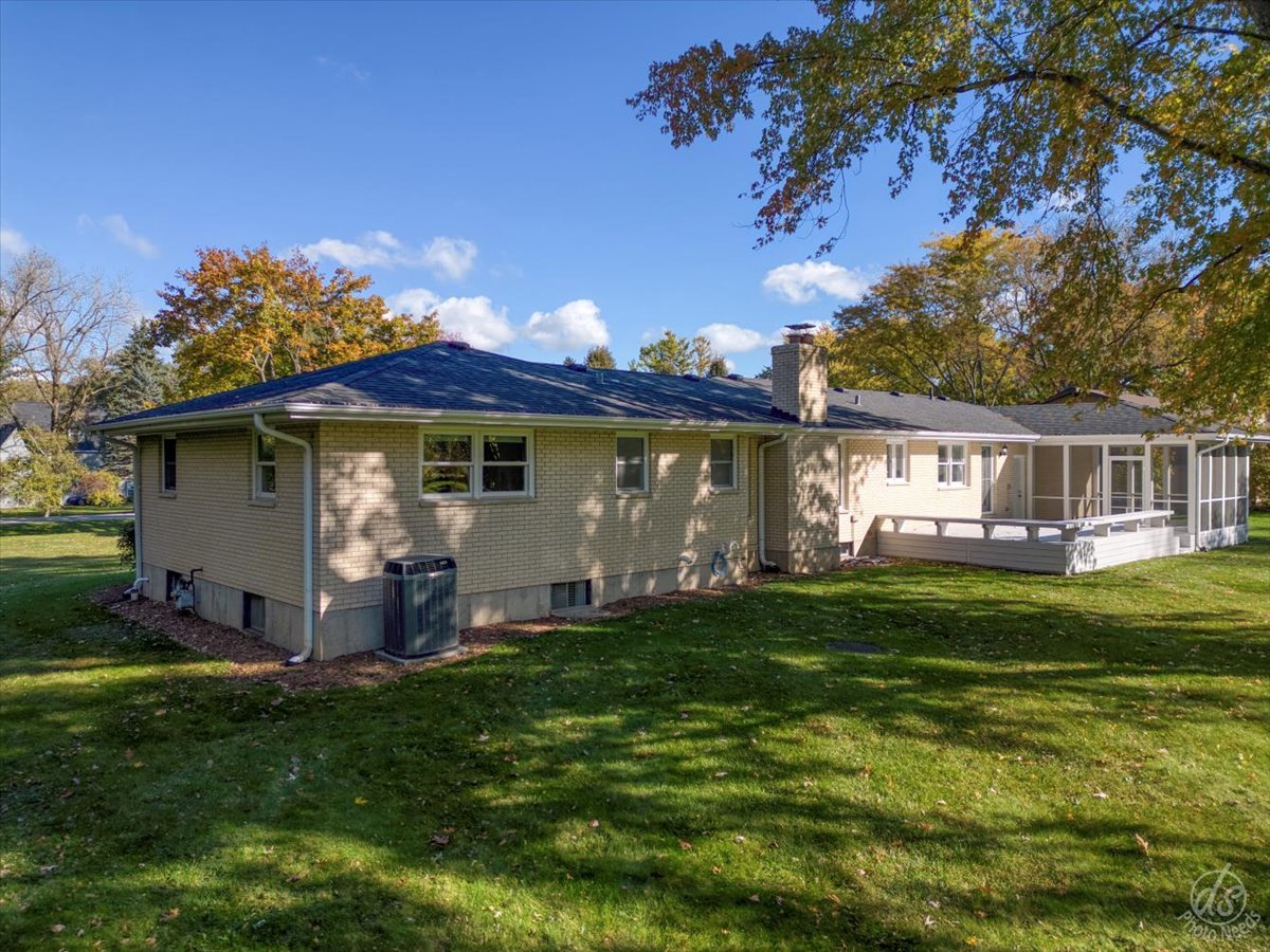 71 Flint Drive, Barrington, IL 60010