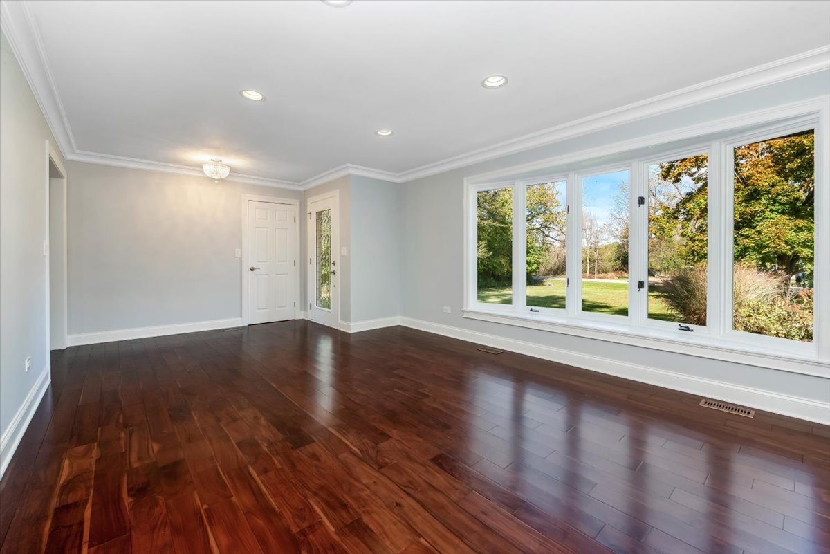 71 Flint Drive, Barrington, IL 60010