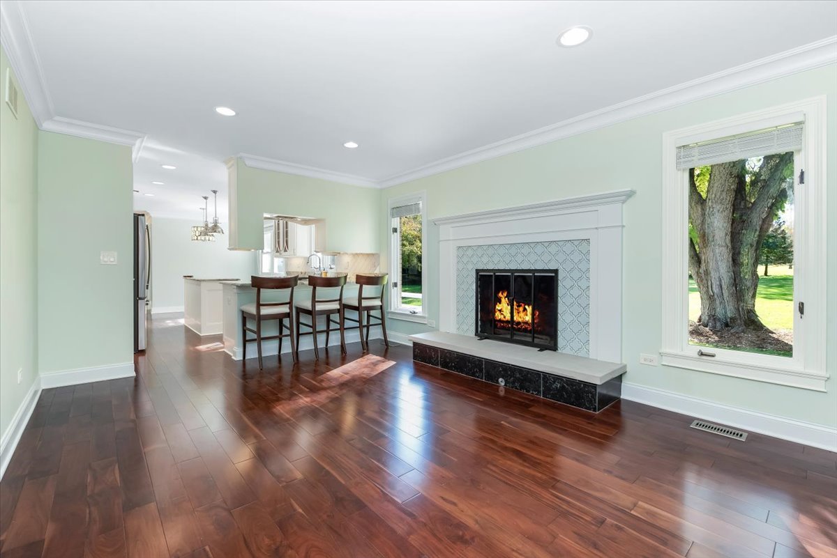 71 Flint Drive, Barrington, IL 60010